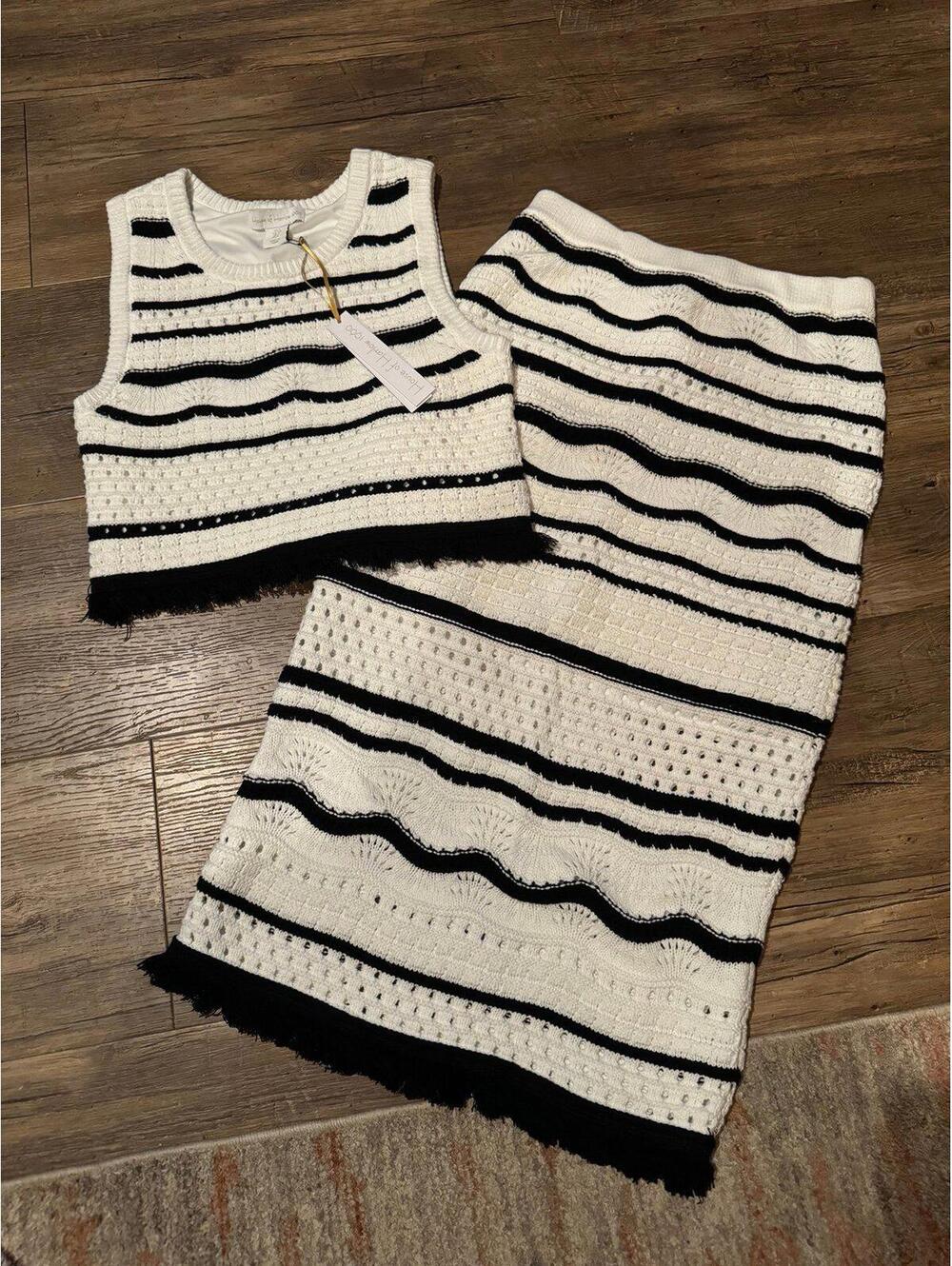NWT House of Harlow 1960 Knit 2 Piece Black/Cream Outfit Sz Sm - Picture 2 of 7